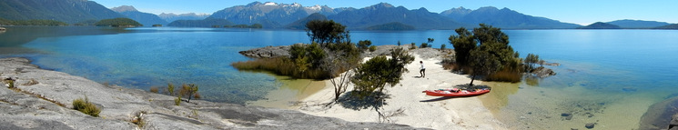 Kayaking in Lake Manapouri