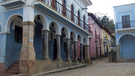 Totora main plaza