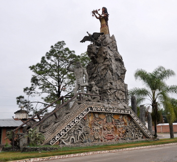 Monument at the Scultures Avenue